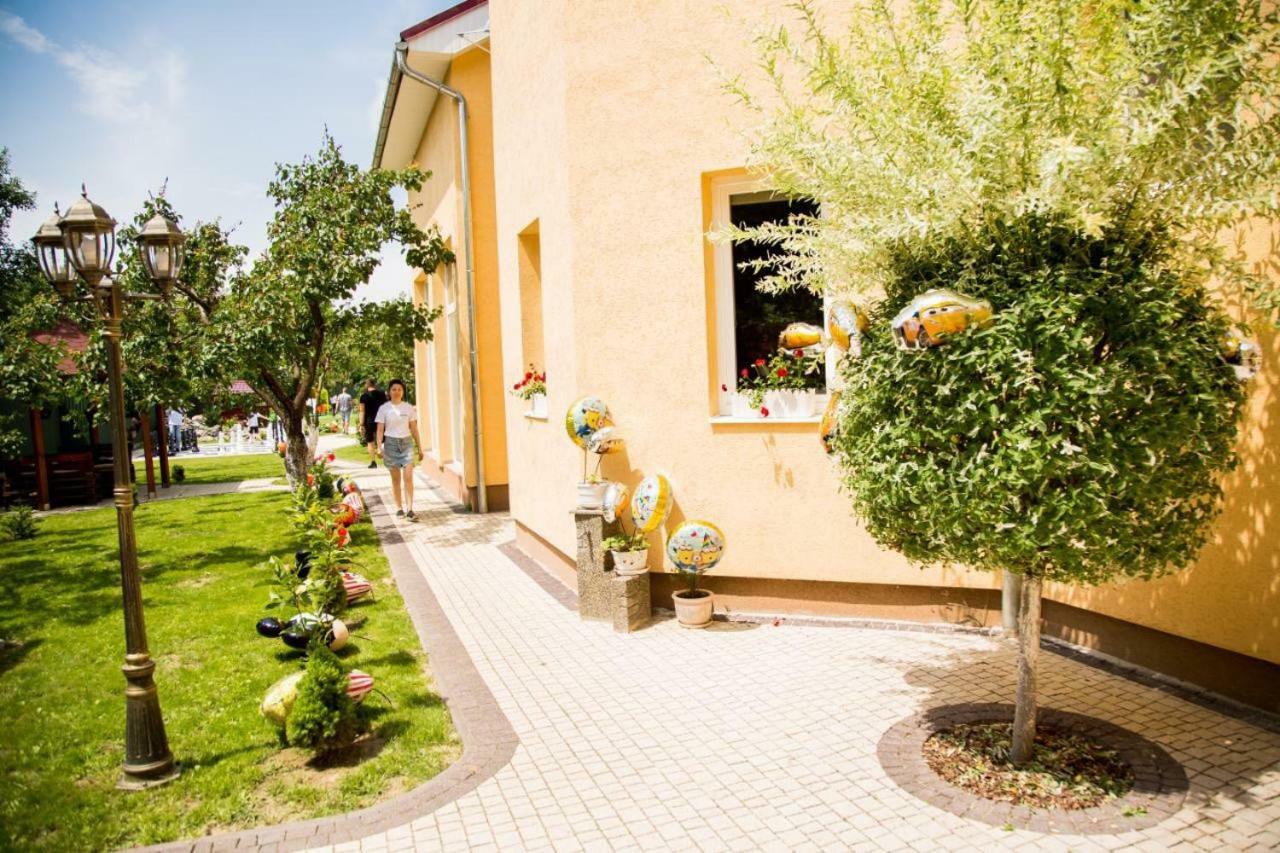 Beauty Complex Hotel Beregszász Kültér fotó